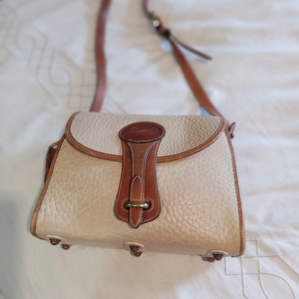 DOONEY AND BOURKE BIEGE SHOULDER BAG